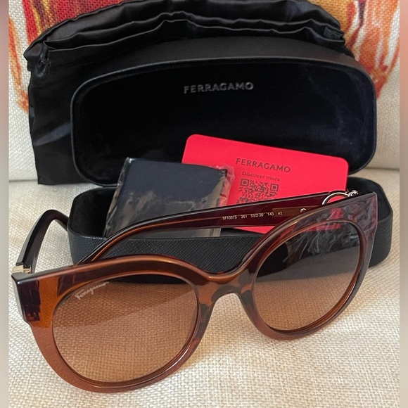 SALVATORE FERRAGAMO SUNGLASSES⭐️NEW W/DUST BAG & CASE⭐️ALWAYS AUTHENTIC⭐️HAUTE - Picture 1 of 14